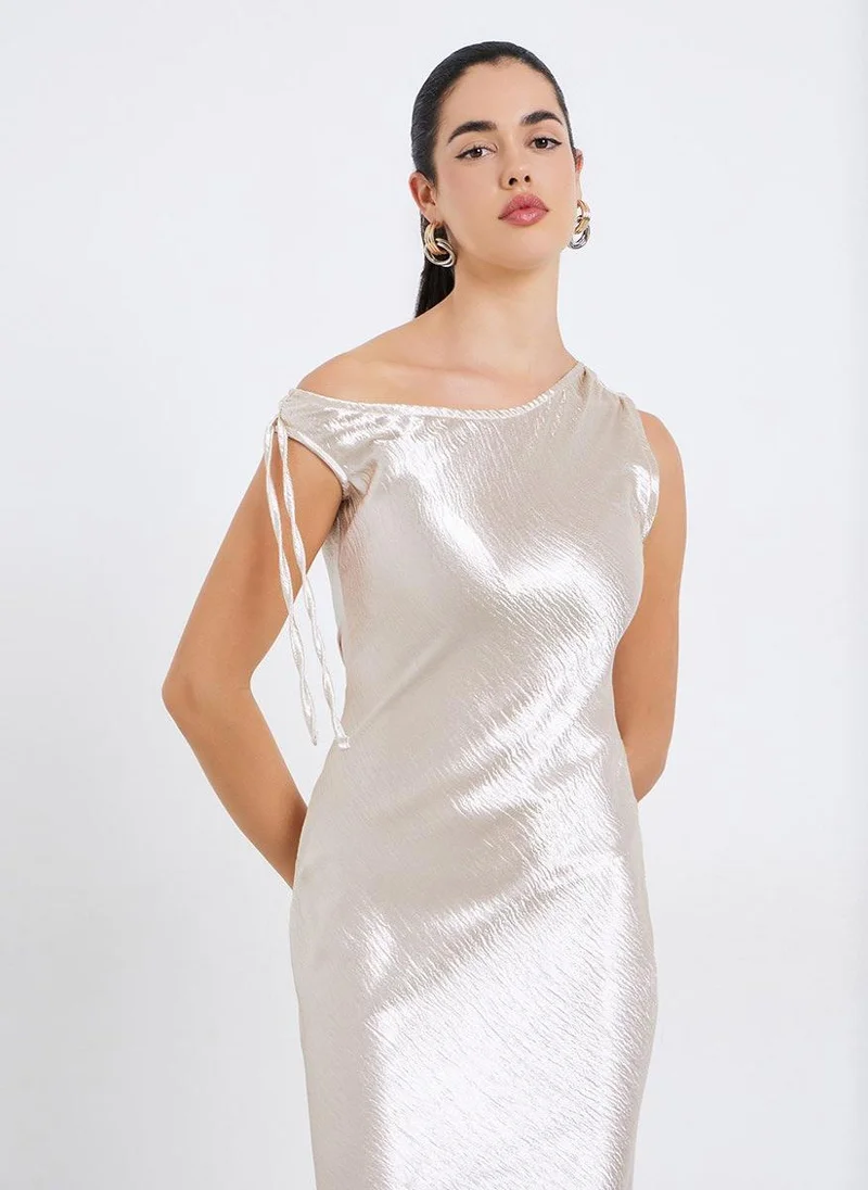 ستايلي فستان طويل ضيق ساتان بكتف واحد